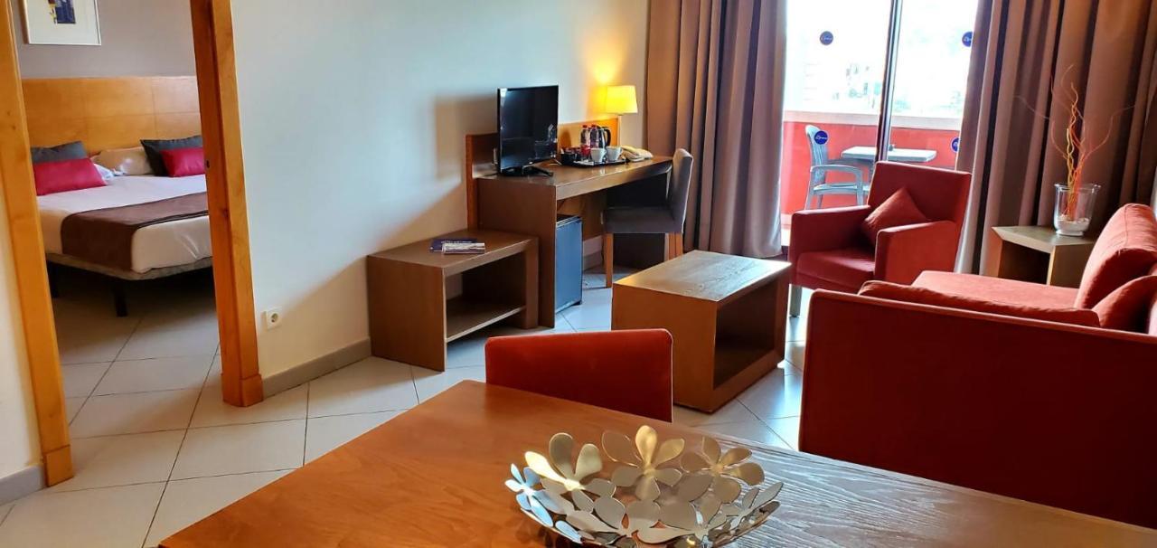 Готель Ohtels Campo De Gibraltar Ла-Лінеа-де-ла-Консепсьйон Екстер'єр фото