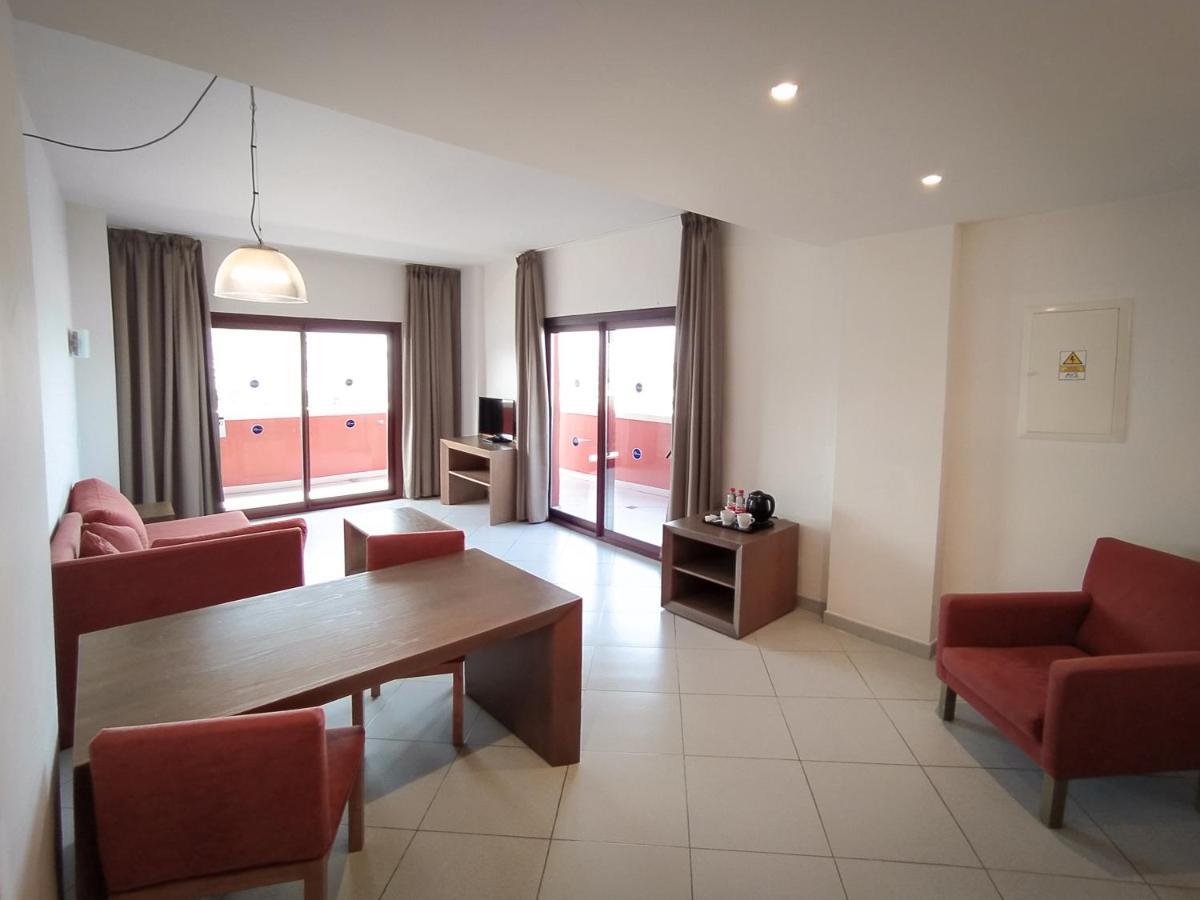 Готель Ohtels Campo De Gibraltar Ла-Лінеа-де-ла-Консепсьйон Екстер'єр фото