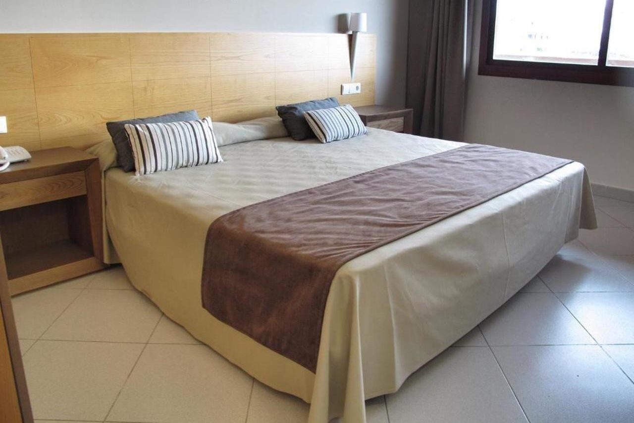 Готель Ohtels Campo De Gibraltar Ла-Лінеа-де-ла-Консепсьйон Екстер'єр фото